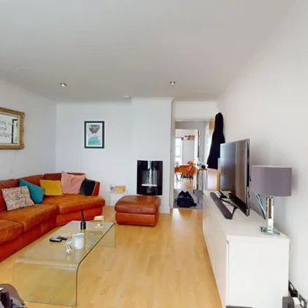 Rent this 3 bed townhouse on Golden Lane in Brighton, BN1 2PG