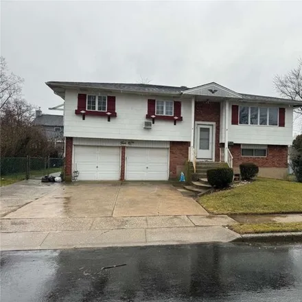 Rent this 4 bed house on 4 Block Terrace in South Farmingdale, NY 11735