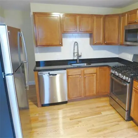 Rent this 4 bed apartment on 7 Jay St