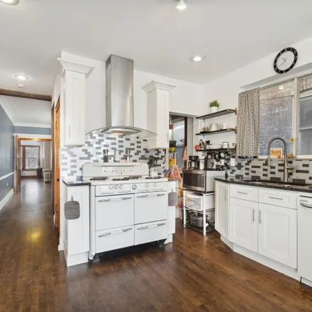 Image 5 - Beat 2523, 4105 West Oakdale Avenue, Chicago, IL 60641, USA - House for sale