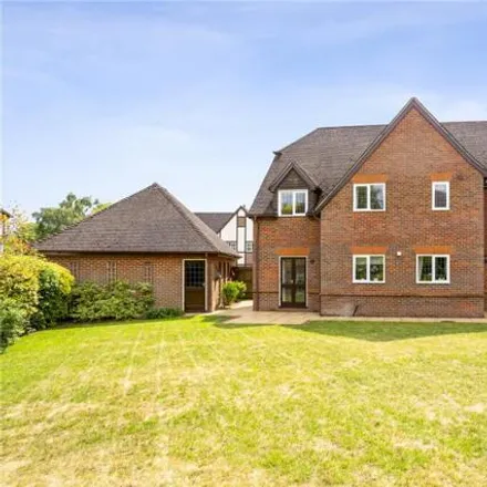 Image 5 - Oakdene, Knotty Green, HP9 2BZ, United Kingdom - House for sale