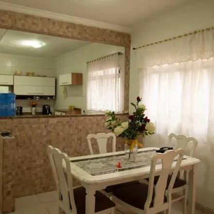 Rent this 2 bed house on Rua Itaíra in Vila Alpina, São Paulo - SP