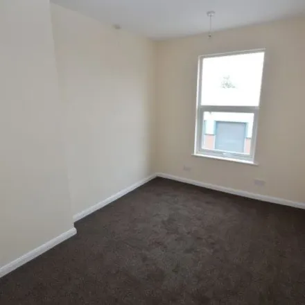 Image 7 - Newbold Back Lane, Chesterfield, S40 4LA, United Kingdom - Townhouse for rent