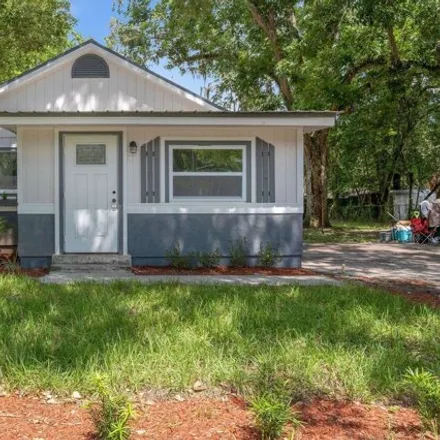 Buy this 3 bed house on 1356 North Cherry Street in Perry, FL 32347