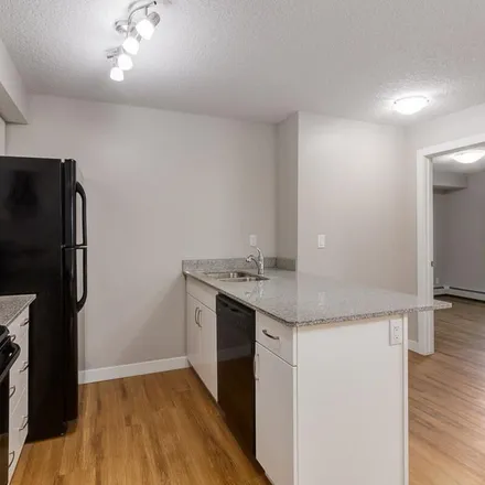 Image 9 - Harmony at Hollick Kenyon, 55 Street NW, Edmonton, AB T5Y 0E8, Canada - Apartment for rent