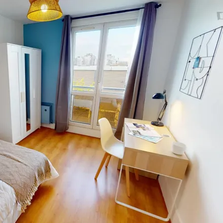 Rent this 4 bed room on 175 Rue du Ménil in 92600 Asnières-sur-Seine, France