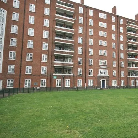 Rent this 3 bed apartment on Farrier Street in London, NW1 8SE