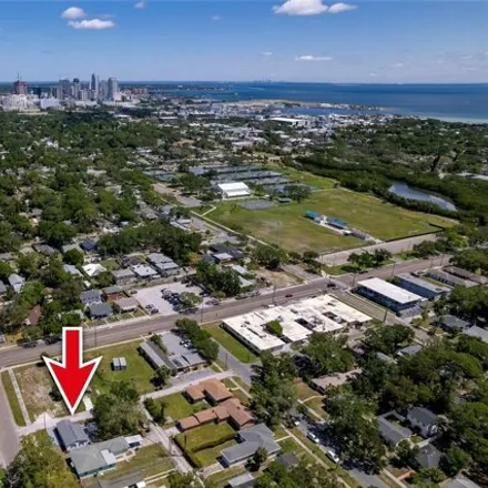 Image 1 - 2242 8th Street South, Saint Petersburg, FL 33705, USA - House for sale