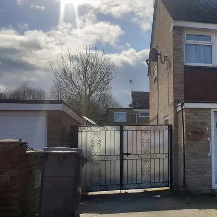 Rent this 3 bed duplex on Trevino Drive in Leicester, LE4 7TT