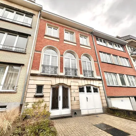 Rent this 3 bed apartment on Pavillon Albert in Avenue des Orangers - Oranjelaan, 1150 Woluwe-Saint-Pierre - Sint-Pieters-Woluwe