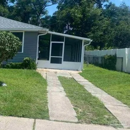 Buy this 3 bed house on 862 West Lee Street in Pensacola, FL 32501