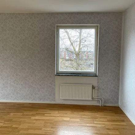 Rent this 3 bed apartment on Hammarvägen 31 in 863 32 Sundsvall, Sweden