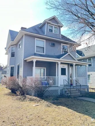 Buy this 9 bed house on 381 North Dewey Street in Saint Paul, MN 55104