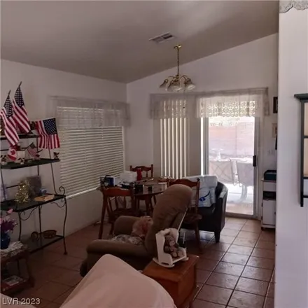 Image 8 - 275 Winley Chase Avenue, North Las Vegas, NV 89032, USA - House for sale