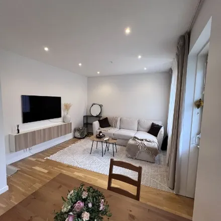 Rent this 3 bed apartment on Läggestavägen 10 in 124 31 Stockholm, Sweden