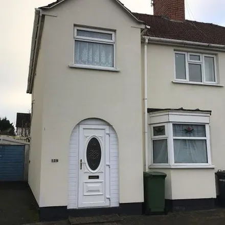 Rent this 3 bed duplex on Crowther Road in Aldersley, Wolverhampton