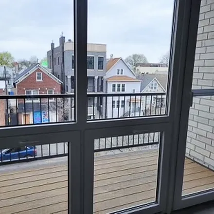 Rent this 2 bed apartment on 2433 North Western Avenue in Chicago, IL 60647