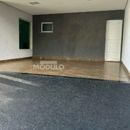 Buy this 5 bed house on unnamed road in Gávea, Uberlândia - MG