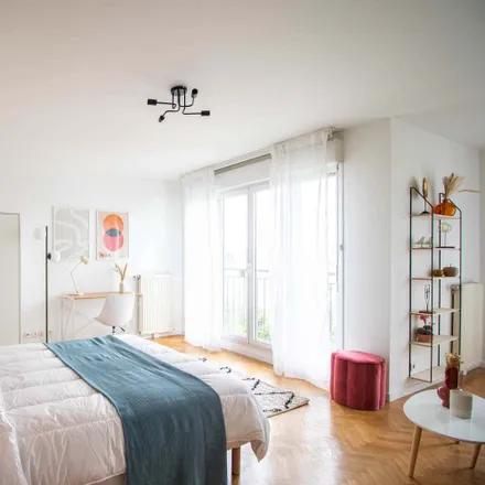 Rent this 4 bed room on 10 Rue du Bailly in 93210 Saint-Denis, France