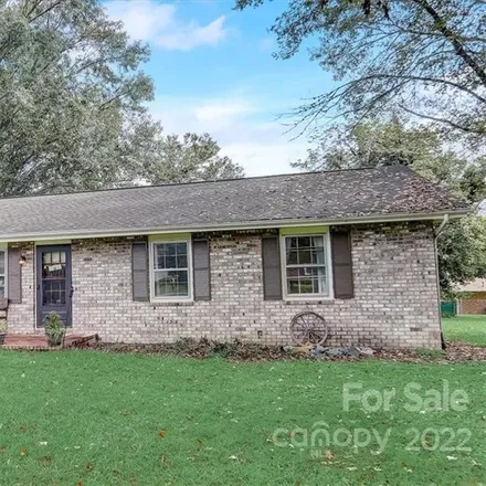 Buy this 3 bed house on 29 West Silverleaf Drive in Henderson County, NC 28739