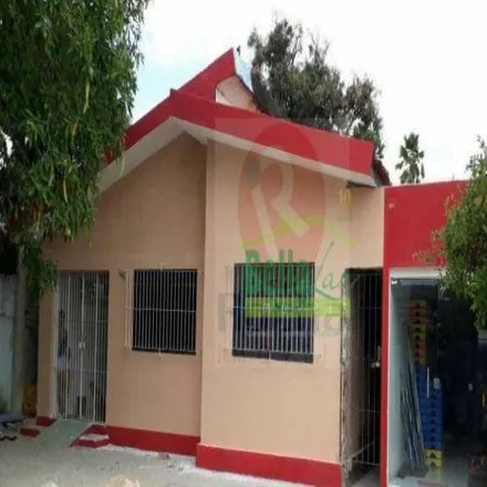 Rent this 4 bed house on Rua Carlos de Oliveira Filho 146 in Prado, Recife - PE