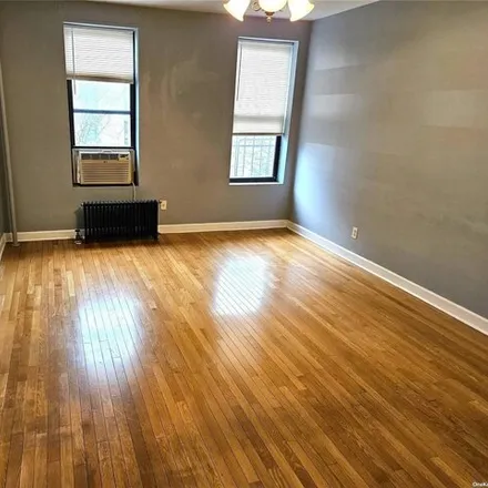 Image 8 - 83-64 Talbot Street, New York, NY 11415, USA - Condo for sale