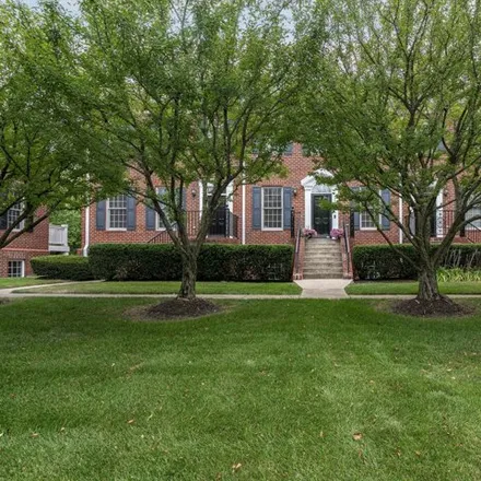 Image 2 - 4224 Heyward Place, Indianapolis, IN 46250, USA - House for sale