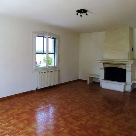 Rent this 4 bed apartment on 19 Chemin des Muscadelles in 13103 Saint-Étienne-du-Grès, France