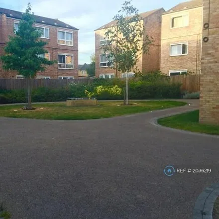 Rent this 5 bed apartment on Shillingford House in Patrick Connolly Gardens, Bromley-by-Bow