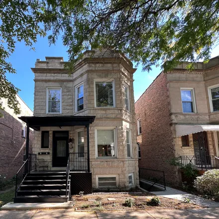 Image 1 - 2453 North Mozart Street, Chicago, IL 60647, USA - House for rent