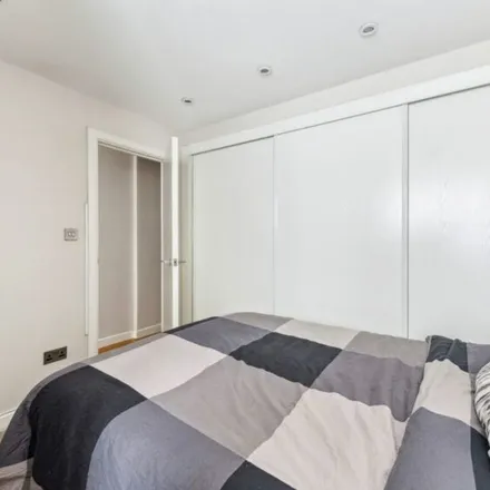 Rent this 1 bed apartment on Alleyn Court in 123-127 Alleyn Court, London