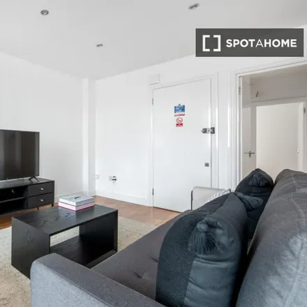 Rent this 2 bed apartment on 36-38 Queensway in London, W2 4SJ