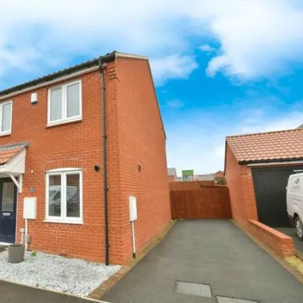 Buy this 3 bed duplex on Caulfield Close in Chesterfield, S41 8DH
