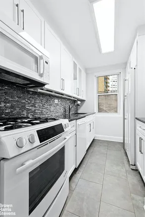 Image 3 - 165 WEST 66TH STREET 12W in New York - Apartment for sale