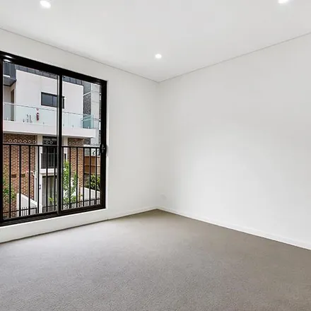 Rent this 3 bed apartment on Rosebery Avenue in Rosebery NSW 2018, Australia