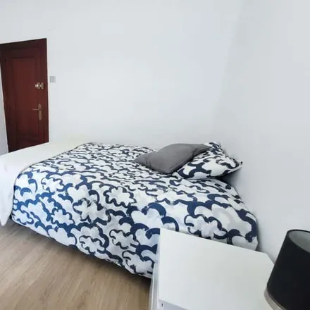 Rent this studio room on Avenida de Ramón y Cajal / Ramón y Cajal etorbidea in 12, 48014 Bilbao