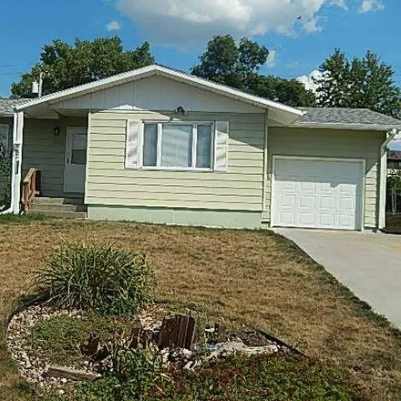 Buy this 2 bed house on 1001 South Courtland Street in Chamberlain, SD 57325