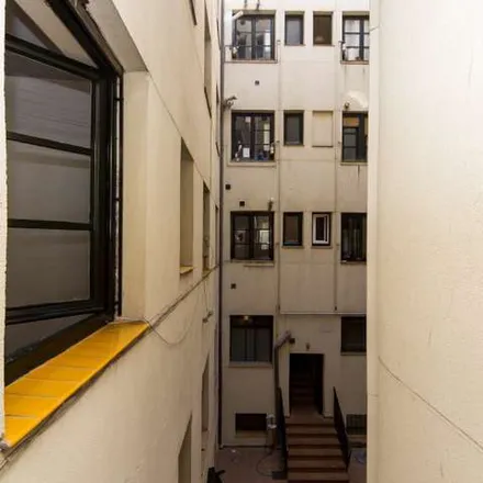Image 9 - Uniqlo, Gran Vía, 37, 28013 Madrid, Spain - Apartment for rent