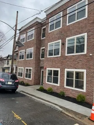 Rent this studio house on North 4th Street in Paterson, NJ 07522