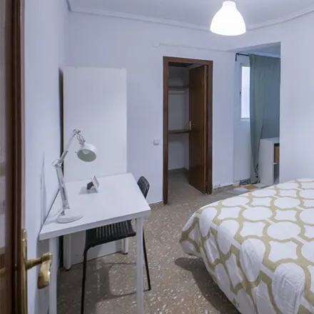 Rent this 6 bed room on Carrer de l'Actor Llorens in 3, 46021 Valencia