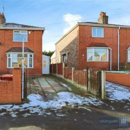 Buy this 2 bed duplex on 159 Cross Lane in Knowsley, L35 3QQ