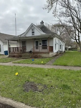Buy this 3 bed house on 916 East Madison Street in Pontiac, IL 61764