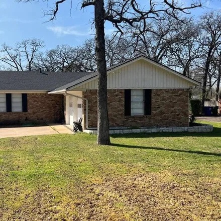 Rent this 3 bed house on 1804 South Bowen Road in Pantego, Tarrant County