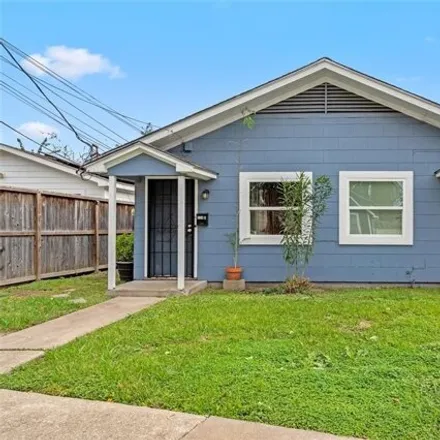 Buy this 1 bed house on 180 North Hagerman Street in Houston, TX 77011
