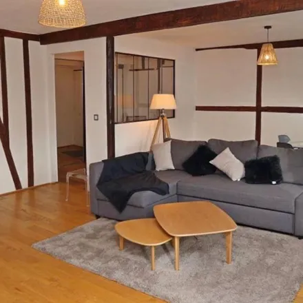 Rent this 2 bed apartment on 17 Cours Raoult in 77100 Meaux, France