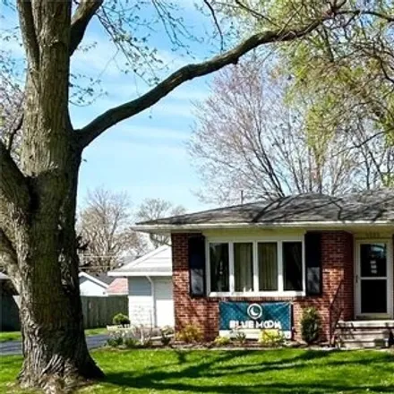 Buy this 3 bed house on 6550 Field Avenue in Whitehouse, OH 43571