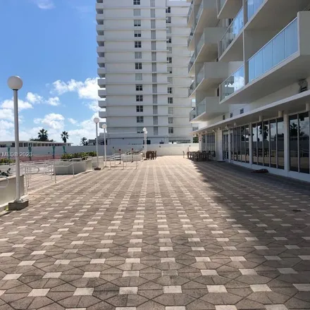 Image 9 - Collins Avenue & 5600 Block, Collins Avenue Service Road, Miami Beach, FL 33141, USA - Apartment for rent