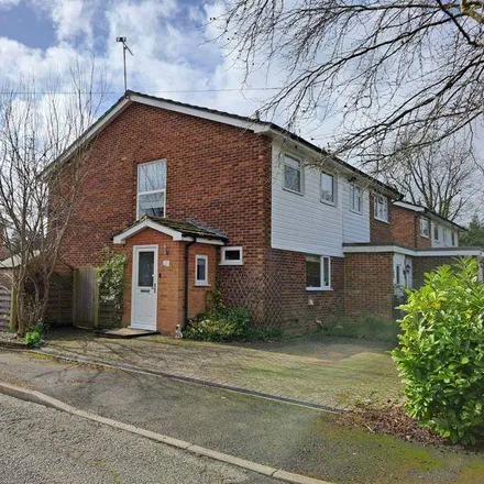 Image 1 - Bax Close, Cranleigh, GU6 7NB, United Kingdom - Duplex for rent