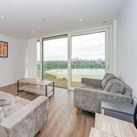 Image 5 - Skylark Point, Newnton Close, London, N4 2GG, United Kingdom - Apartment for rent