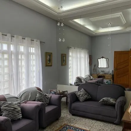 Rent this 4 bed house on Avenida José Gabriel de Oliveira in Tucanos, Londrina - PR